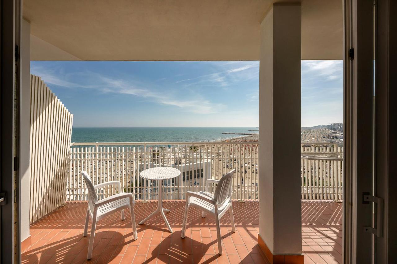 Hotel Adria Sul Mare Каорле Екстериор снимка