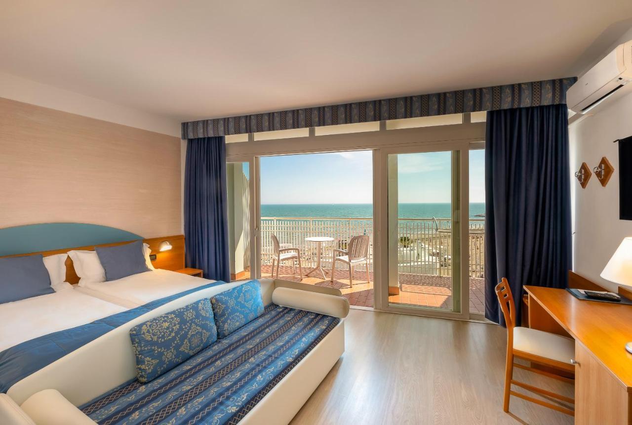 Hotel Adria Sul Mare Каорле Екстериор снимка