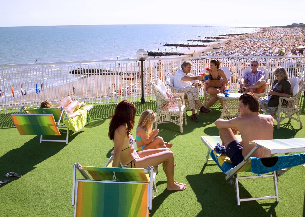 Hotel Adria Sul Mare Каорле Екстериор снимка