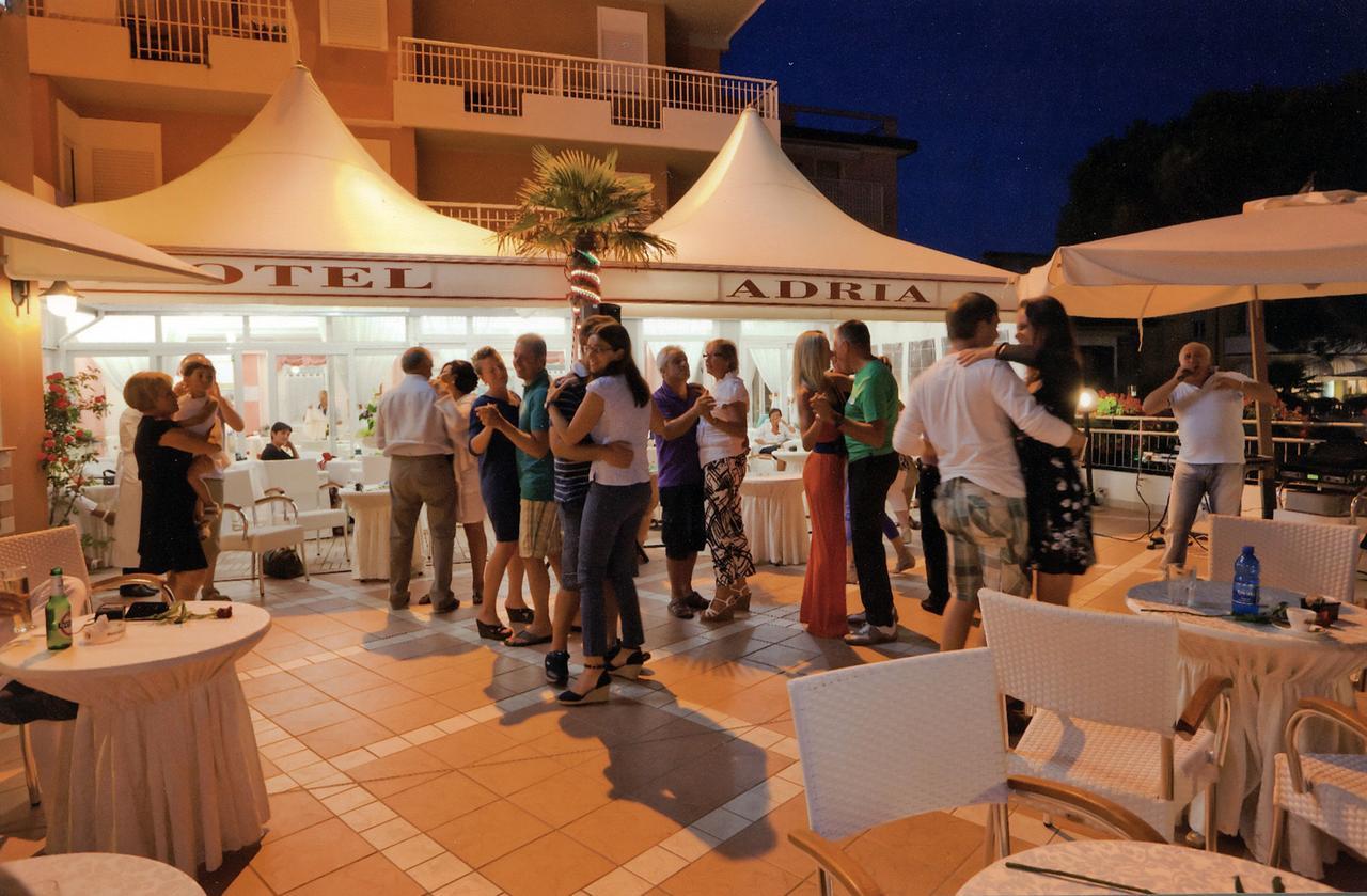 Hotel Adria Sul Mare Каорле Екстериор снимка