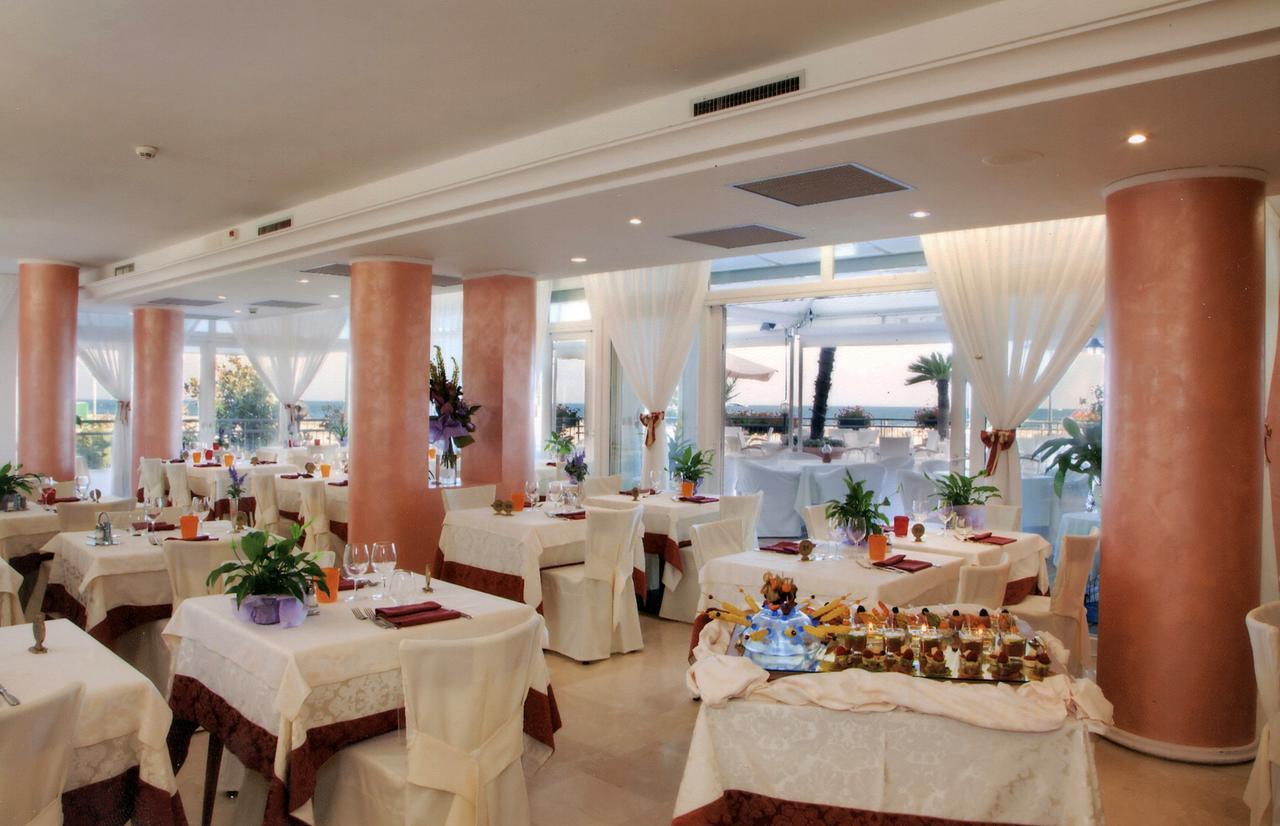 Hotel Adria Sul Mare Каорле Екстериор снимка