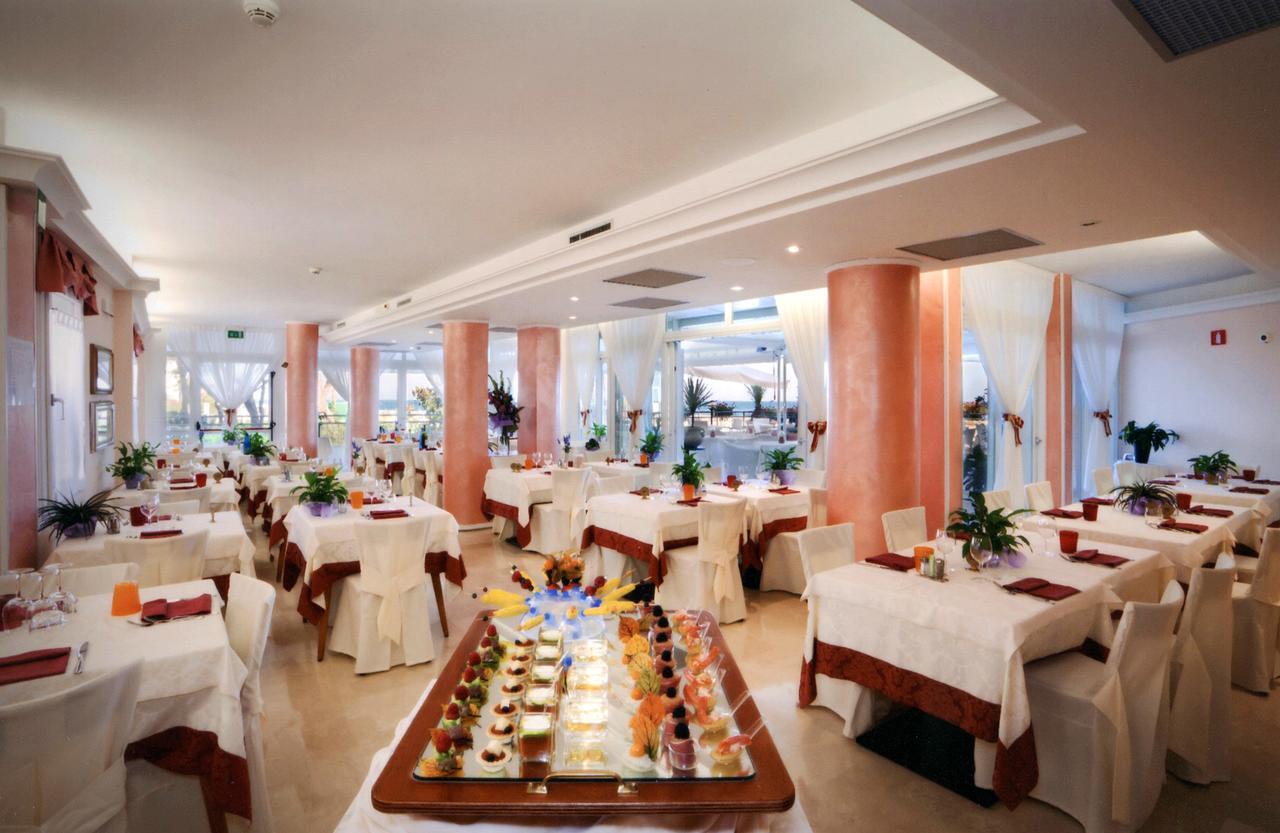 Hotel Adria Sul Mare Каорле Екстериор снимка