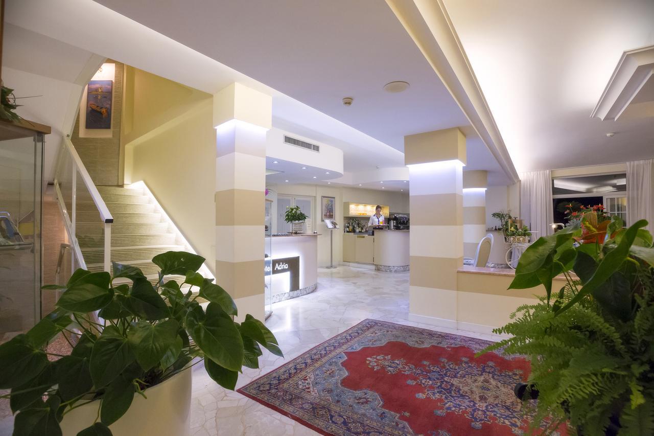 Hotel Adria Sul Mare Каорле Екстериор снимка