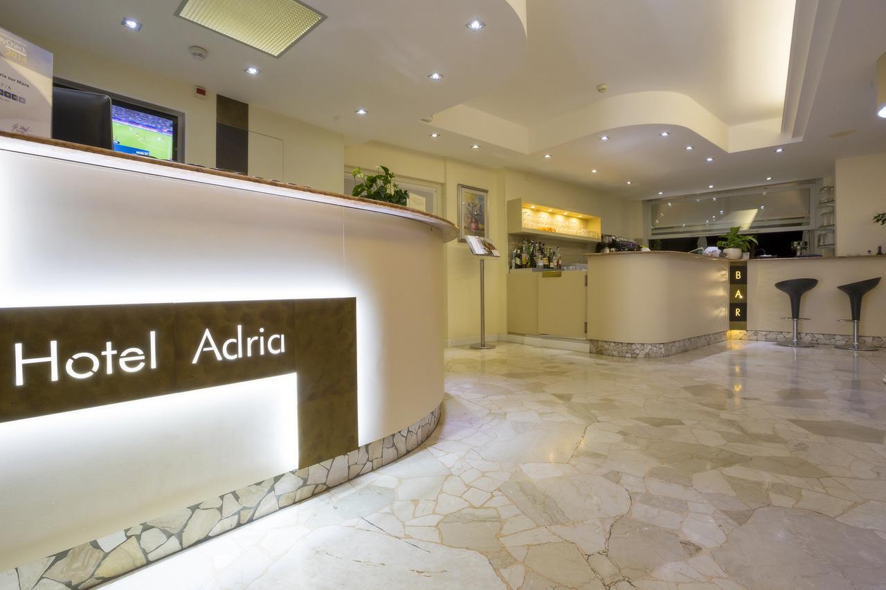 Hotel Adria Sul Mare Каорле Екстериор снимка