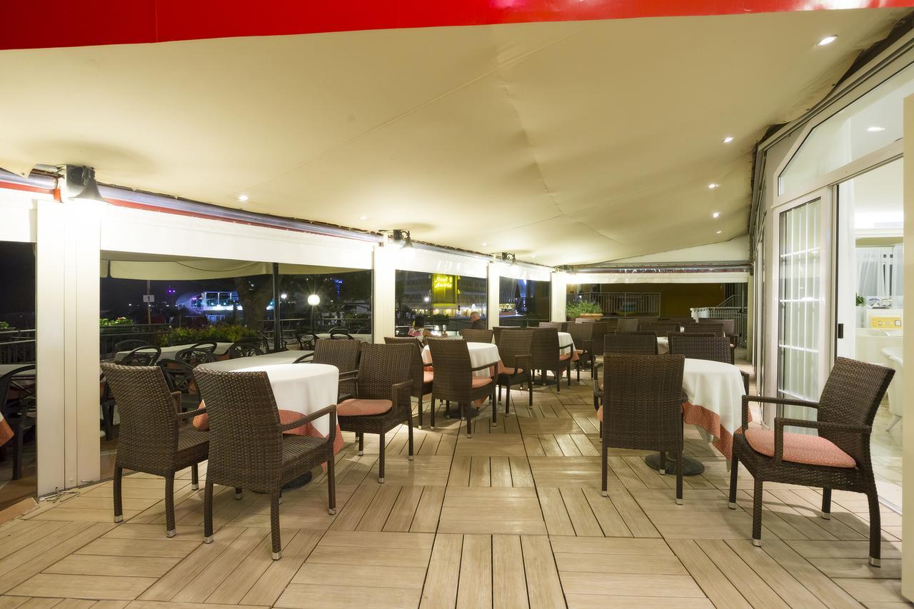 Hotel Adria Sul Mare Каорле Екстериор снимка